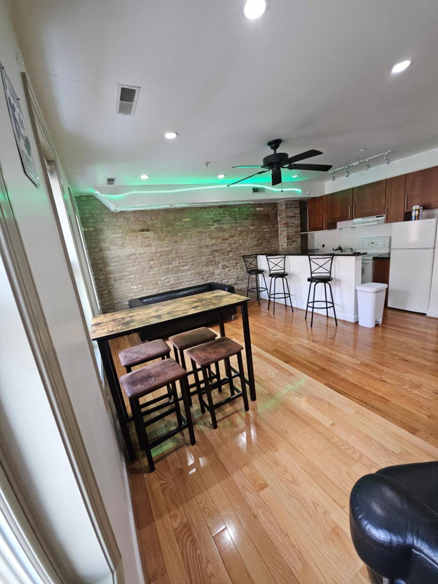 Dc Playhouse Bed And Breakfast Hotel Washington Exteriör bild