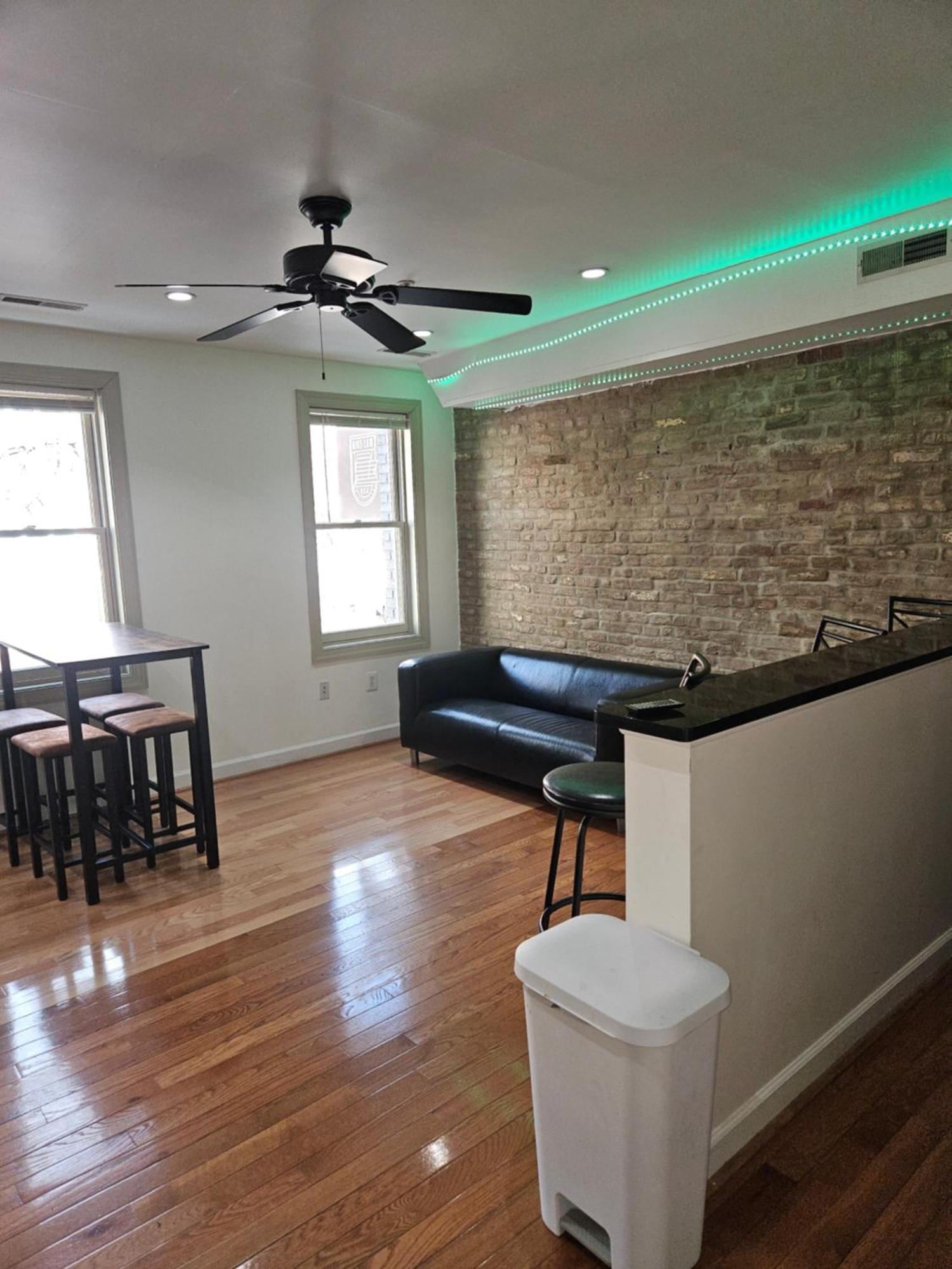 Dc Playhouse Bed And Breakfast Hotel Washington Exteriör bild
